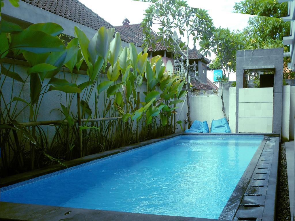 Reddoorz At Kerobokan Seminyak 2 Kültér fotó