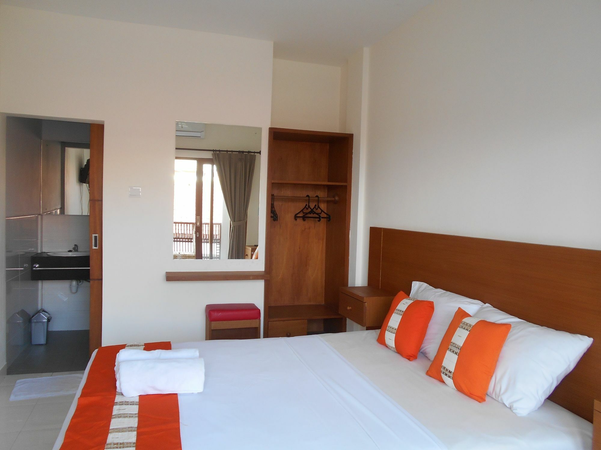 Reddoorz At Kerobokan Seminyak 2 Kültér fotó