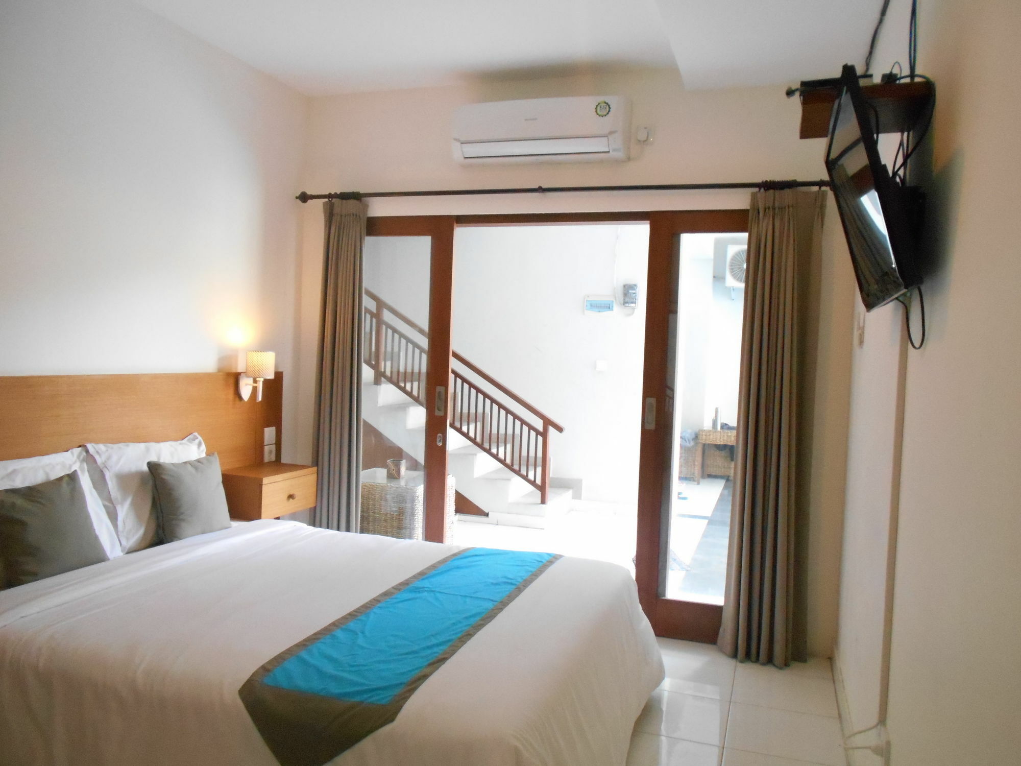 Reddoorz At Kerobokan Seminyak 2 Kültér fotó